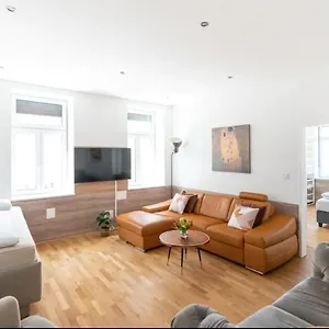 Comfortable 1100 With Contactless Check-in Apartment