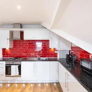 https://modern-city-centre-flat-with-free-parking.yorkshirehotels.net
